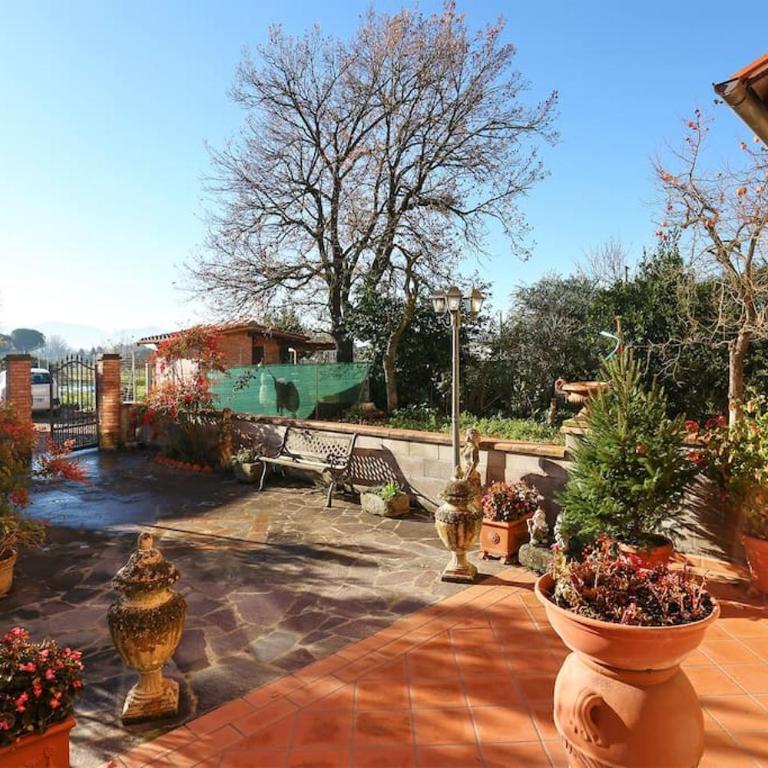 "La Casa di Carla", Lucca countryside, with private swimming pool and garden - Casa con 4 camere da letto - 2
