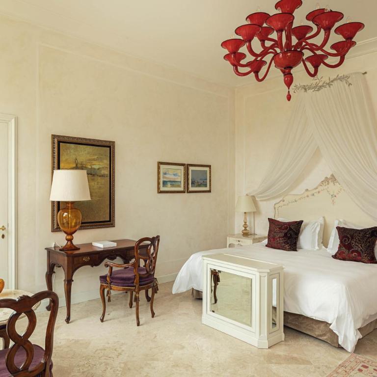 Hotel Cipriani, A Belmond Hotel, Venice - Junior Suite Poolside with Patio - 4