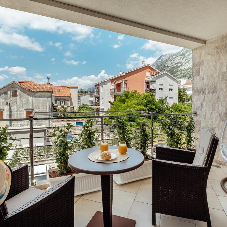 Apartments Dabinovic - Studio with Balcony - 1