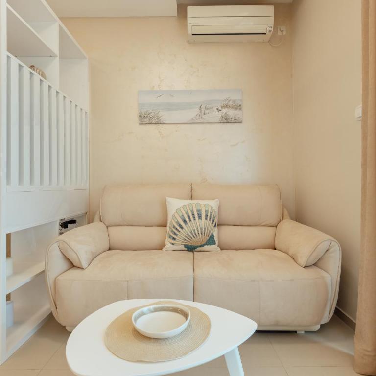Apartments Dabinovic - Studio with Balcony - 17