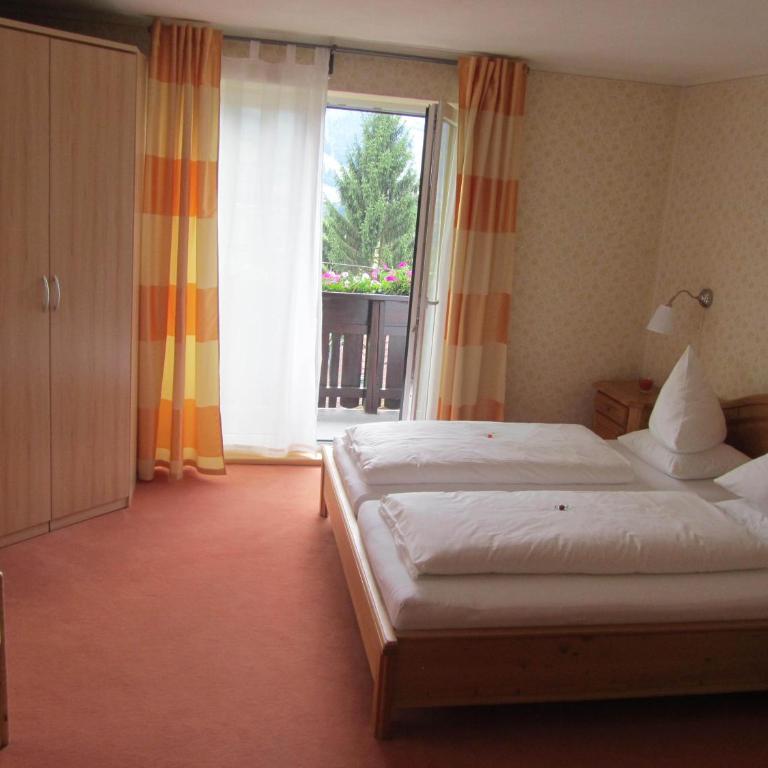 Haus Landl - Apartment mit 3 Schlafzimmern und Balkon - 75