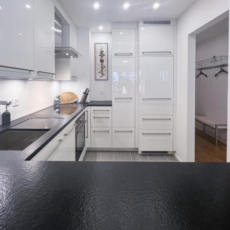 Designer Küche - Südbalkon - TG-Stellplatz - WLAN - One-Bedroom Apartment - 7