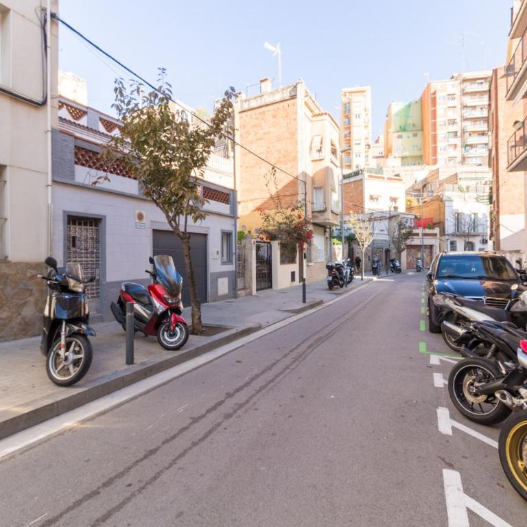 Bed&BCN Park Güell - Three-Bedroom House - 5