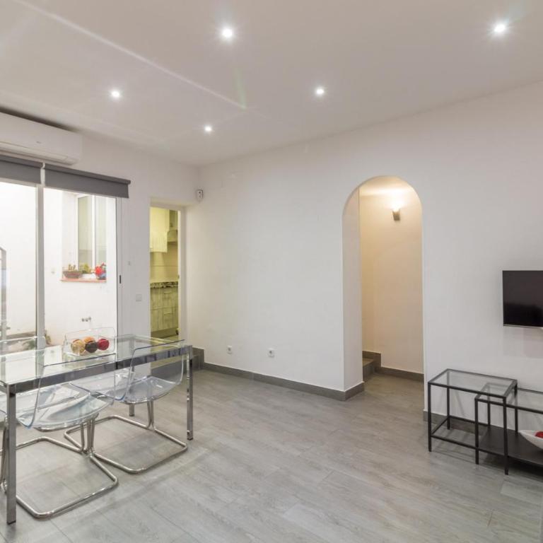 Bed&BCN Park Güell - Three-Bedroom House - 34