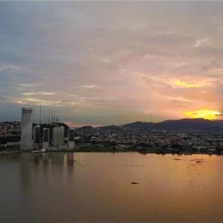 Ecusuites Riverfront l Balcony - One-Bedroom Apartment - 30