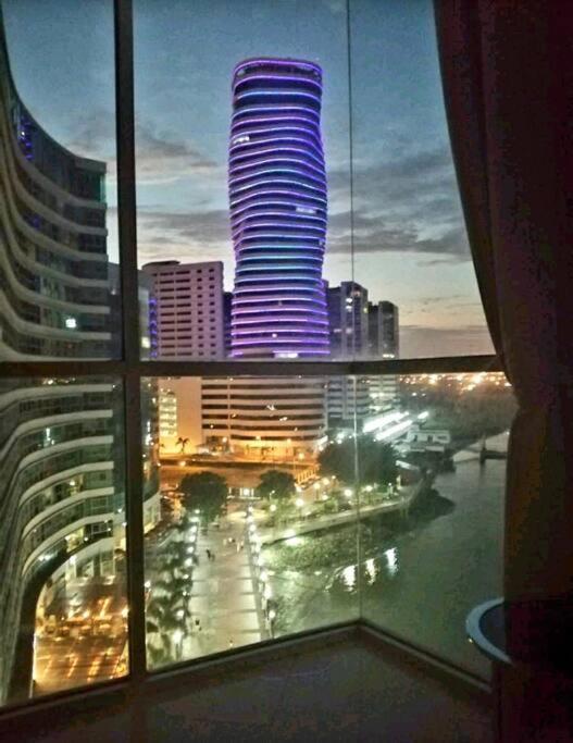 Ecusuites Riverfront l Balcony - One-Bedroom Apartment - 35