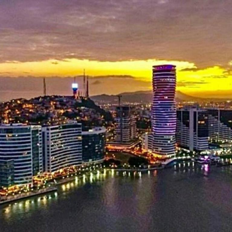 Ecusuites Riverfront l Balcony - One-Bedroom Apartment - 38