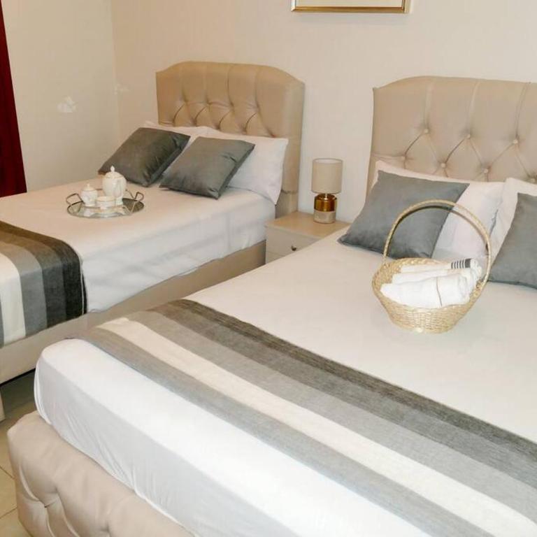 Ecusuites Riverfront l Balcony - One-Bedroom Apartment - 16