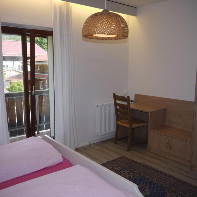 Malerhaus Ferienwohnungen - Apartment mit Balkon - 14