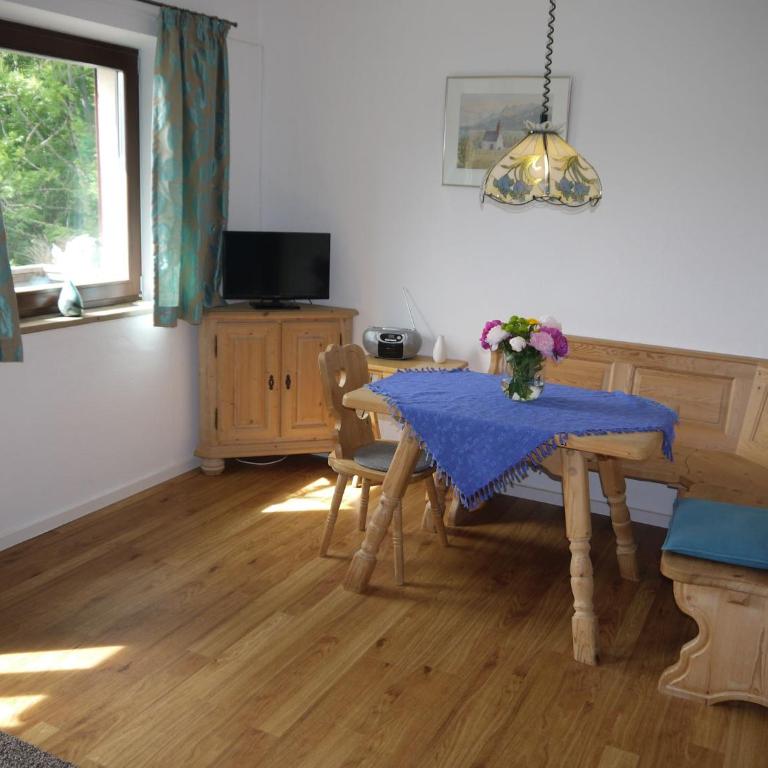 Malerhaus Ferienwohnungen - Apartment mit Balkon - 4