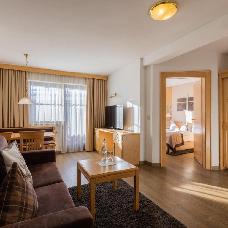 Hotel Central - Apartment mit 2 Zimmern und Balkon - 2