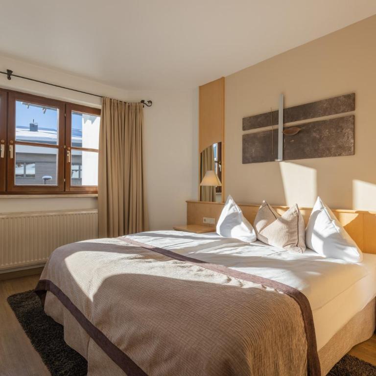 Hotel Central - Apartment mit 2 Zimmern und Balkon - 3