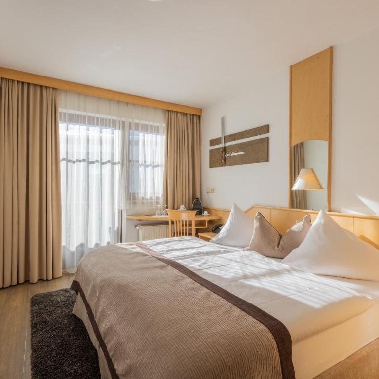Hotel Central - Kleines Doppelzimmer mit Balkon - 4