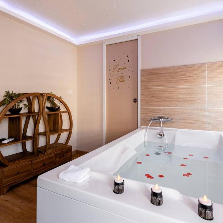 Studio Love room Spa Baignoire double La Ciotat Centre port - One-Bedroom Apartment - 15
