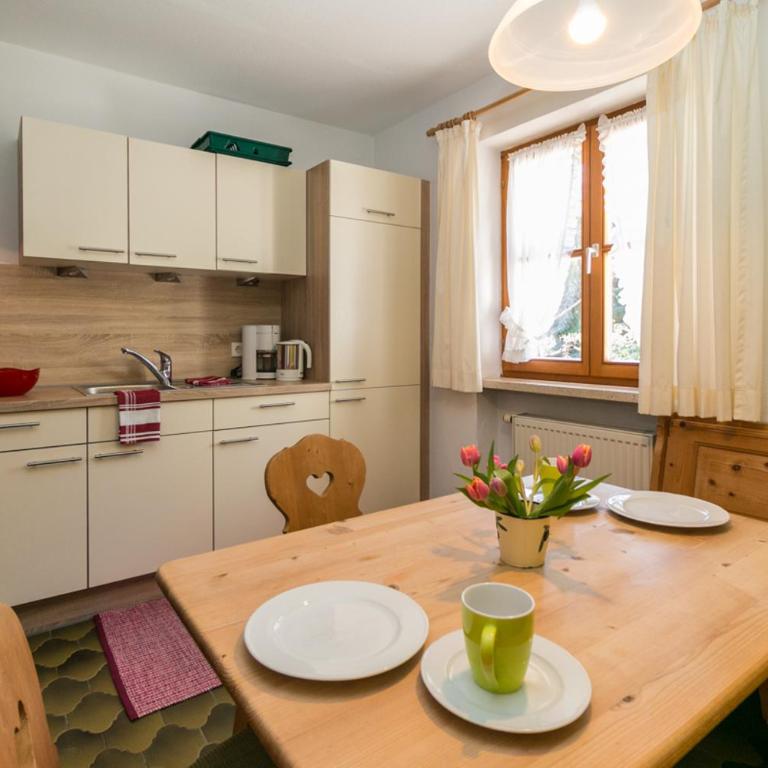 Haus Sonnenrose - Apartment mit Terrasse - 1