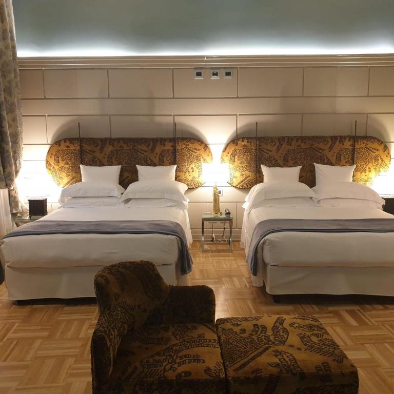 Hotel Number Nine - Queen Suite with Spa Bath - 4