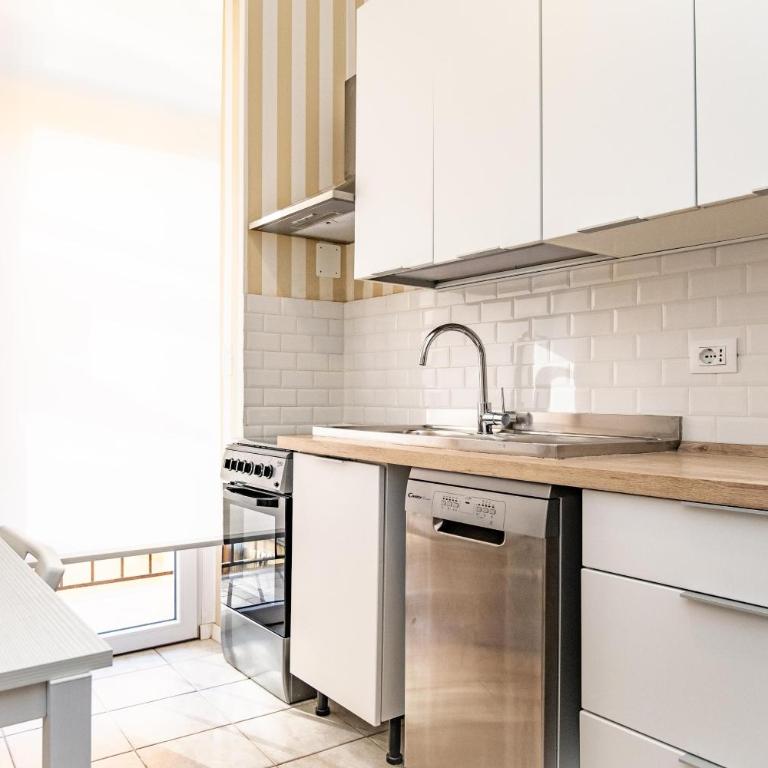 Mecenate Apartment Cavour - Two-Bedroom Apartment - 16