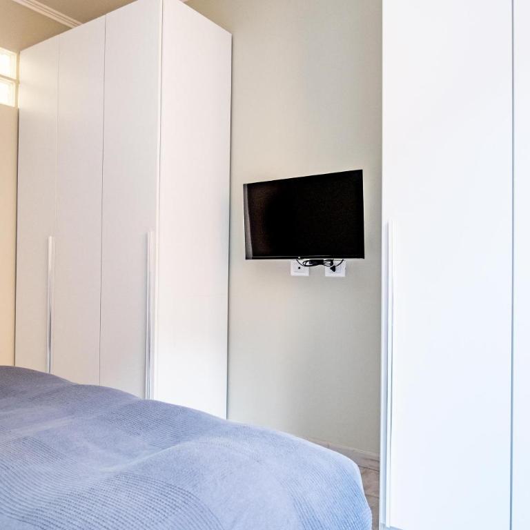 Mecenate Apartment Cavour - Two-Bedroom Apartment - 13