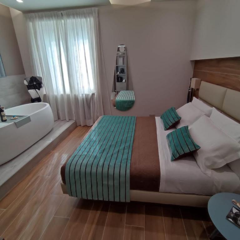 il sogno di afrodite luxury b and b - Camera Matrimoniale Deluxe con Vasca - 11