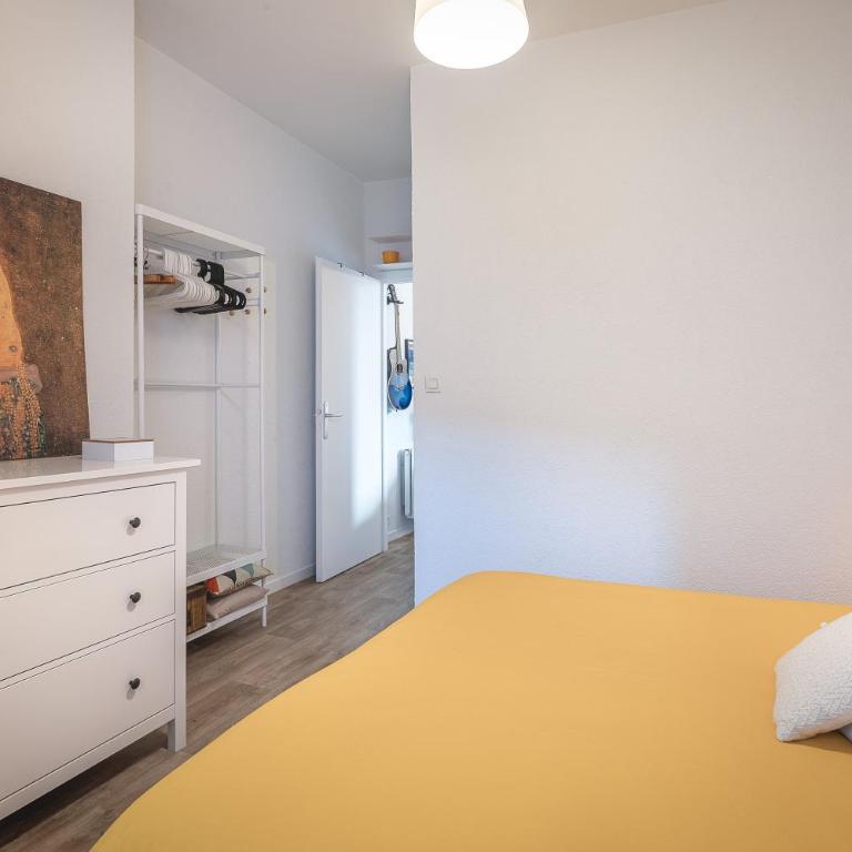 Superbe F1 avec terrasse et parking privé - One-Bedroom Apartment - 3