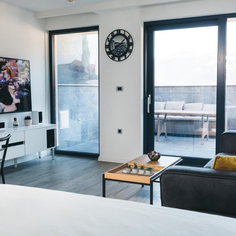 HelloSky Apartment - One-Bedroom Apartment - 1