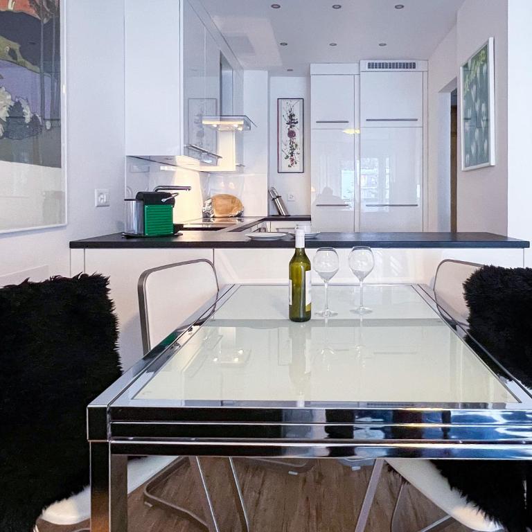 Designer Küche - Südbalkon - TG-Stellplatz - WLAN - One-Bedroom Apartment - 16