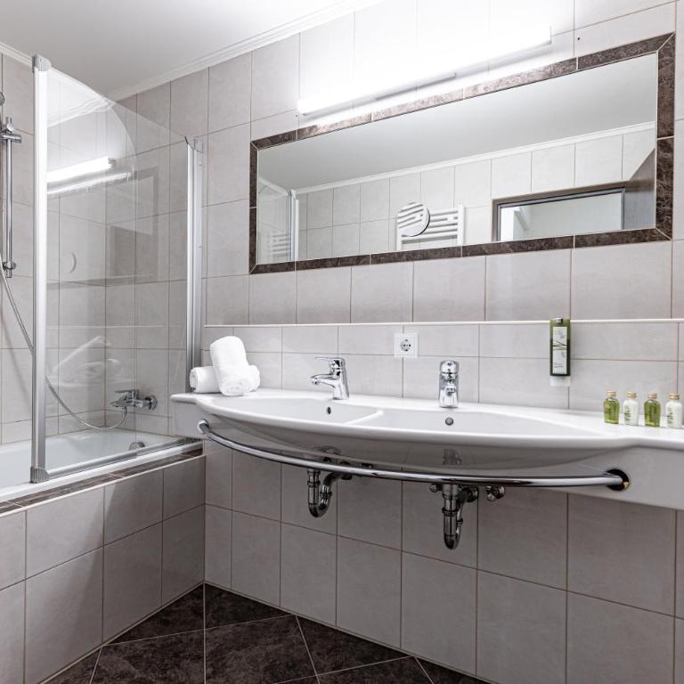 Hotel Pirchnerhof - Doppelzimmer mit Balkon - 3