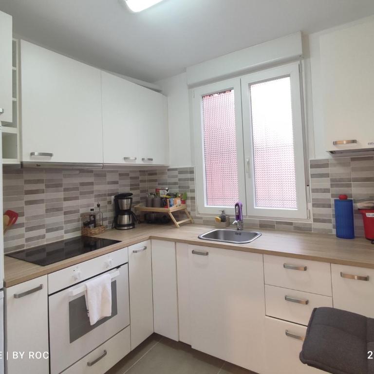 Apto IBAIONDO-Con encanto, céntrico y comunicado - Two-Bedroom Apartment - 10