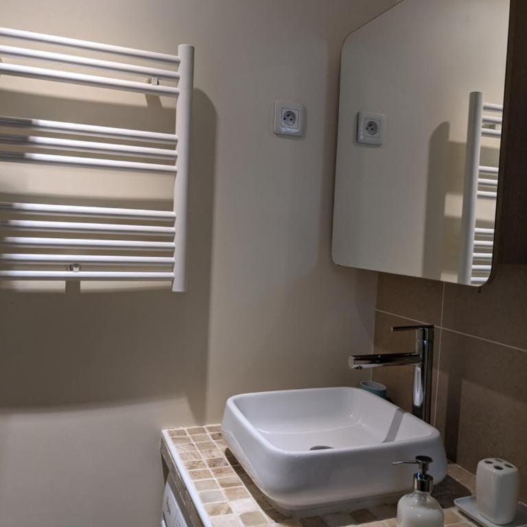 Private acces to the all flat. Charming Parisian. - Chambre Quadruple avec Salle de Bains Privative - 14