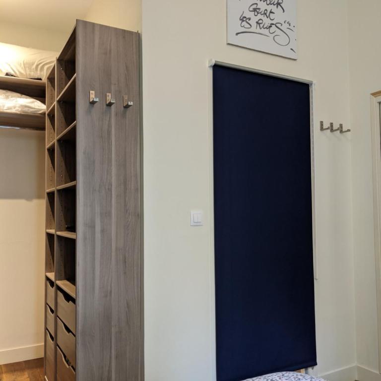 Private acces to the all flat. Charming Parisian. - Chambre Quadruple avec Salle de Bains Privative - 12
