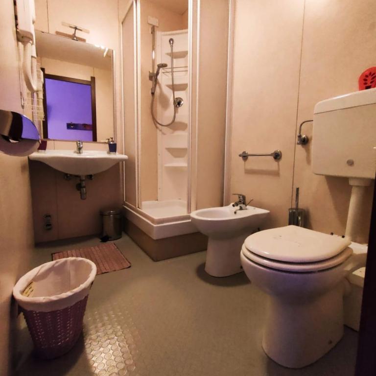 Hotel Serenella - Camera Tripla con Bagno Privato - 10