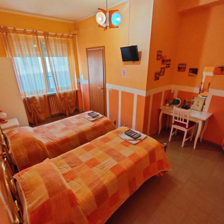 Hotel Serenella - Camera Matrimoniale/Doppia con Letti Singoli con Bagno Privato - 18
