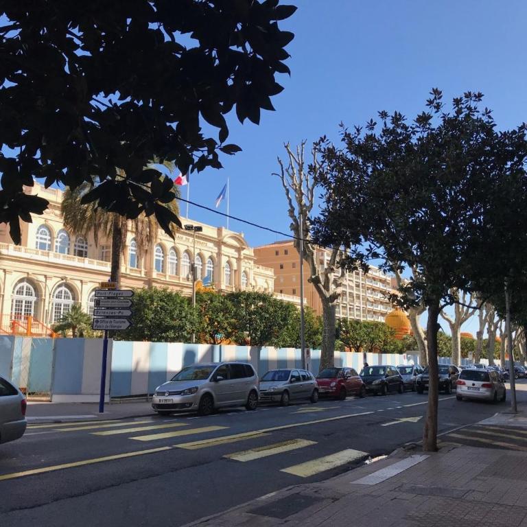Menton vue jardins Biovès spacieux 2 pièces 52m2 en hypercentre - Apartment mit 1 Schlafzimmer - 3