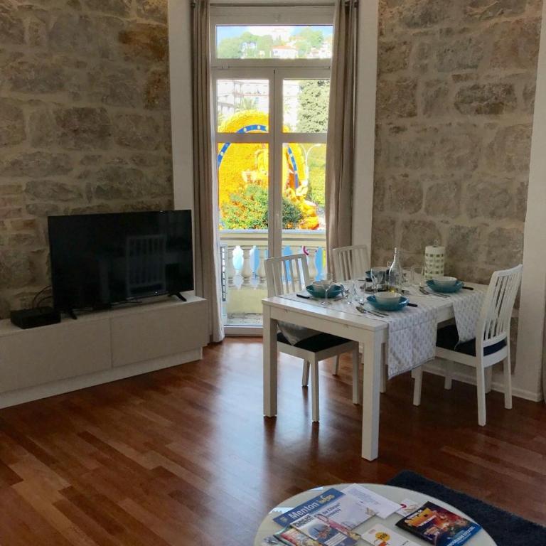 Menton vue jardins Biovès spacieux 2 pièces 52m2 en hypercentre - Apartment mit 1 Schlafzimmer - 12