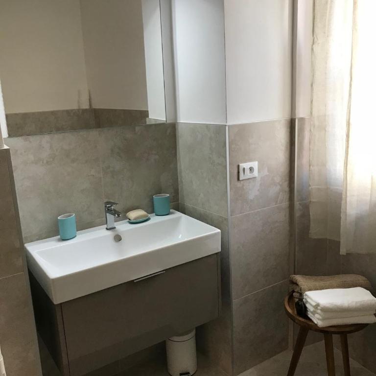 Menton vue jardins Biovès spacieux 2 pièces 52m2 en hypercentre - Apartment mit 1 Schlafzimmer - 10