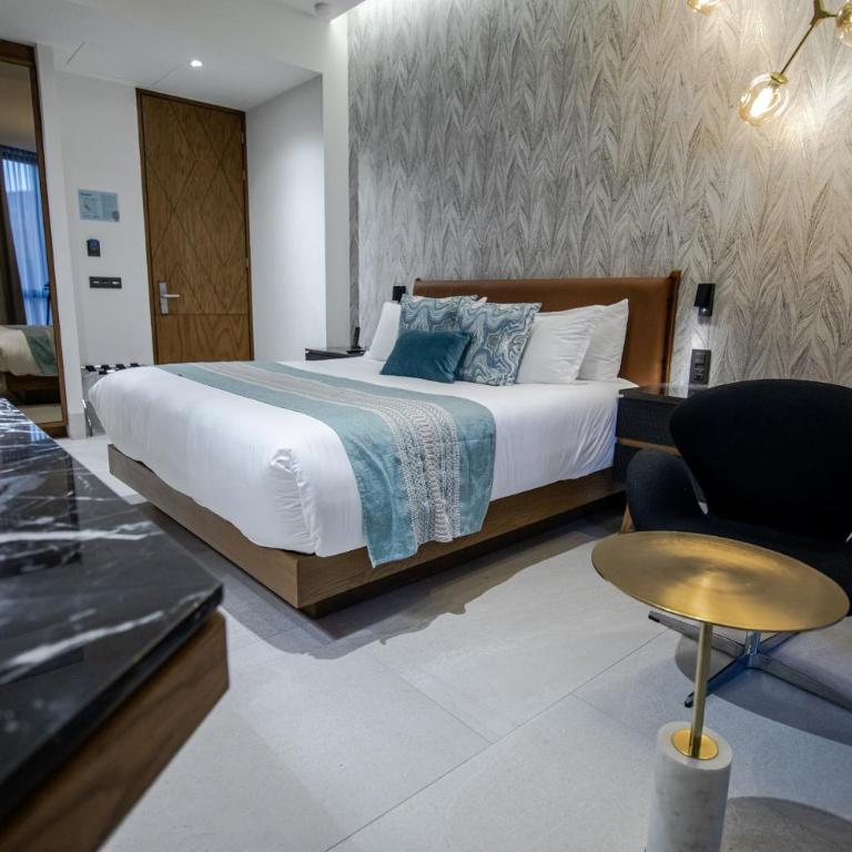 Becquer Hotel Guadalajara - Suite with Hot Tub - 15