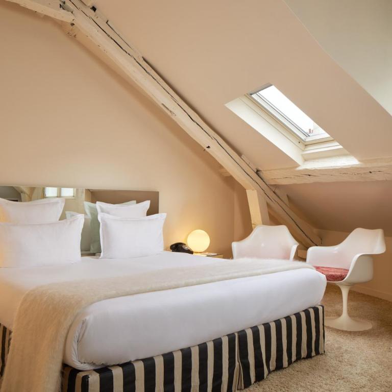 Hôtel du Petit Moulin, Haute Couture hotel by Lacroix - Chambre Double Deluxe - 13