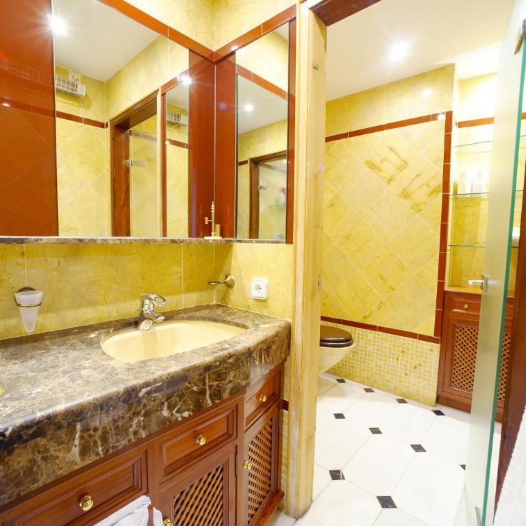 San Basilio´s Red House - Habitación Doble con baño privado - 37