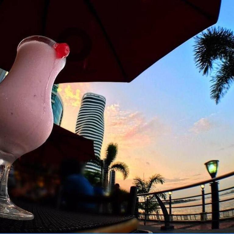 Ecusuites Jacuzzi Executive Dpto Riverfront l puerto santa ana - Apartamento de 1 dormitorio - 23