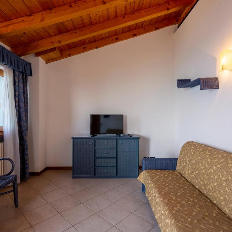 Residence Castelli - Apartment mit Seeblick - 5