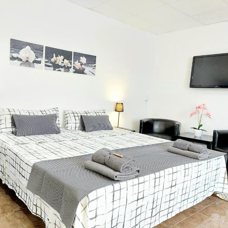 Gloria Host House - Standard Studio - 8