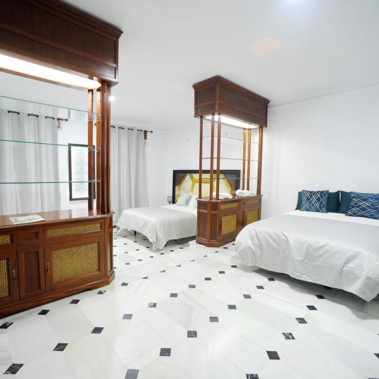 San Basilio´s Red House - Habitación Familiar con baño privado exterior - 35
