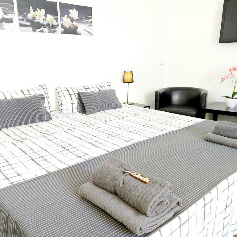 Gloria Host House - Standard Studio - 11