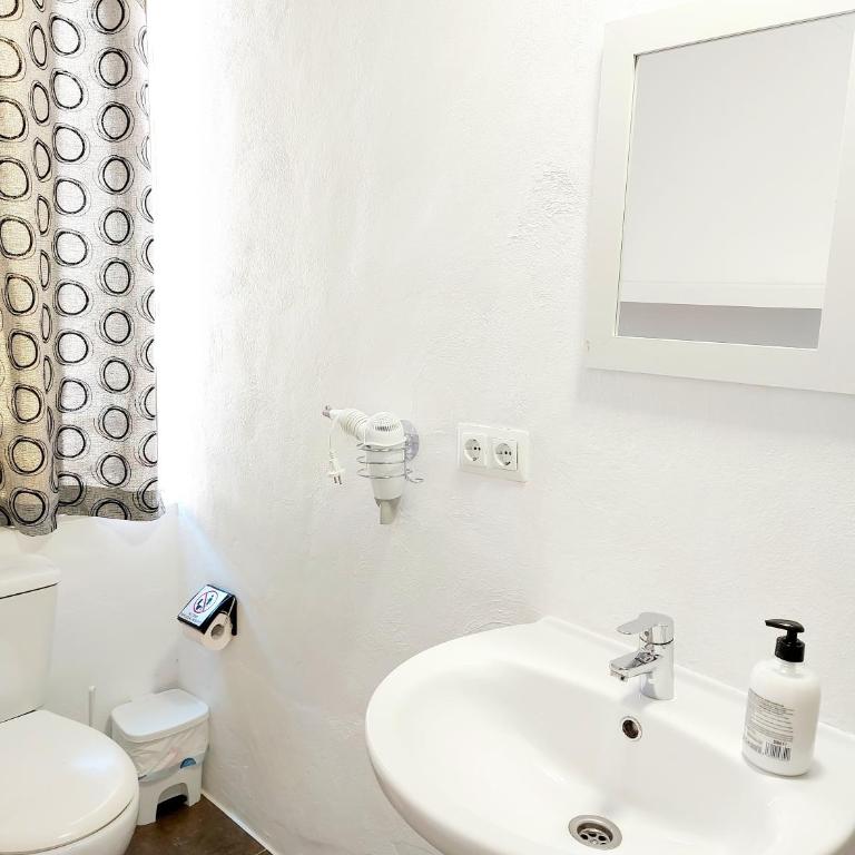 Gloria Host House - Standard Studio - 4