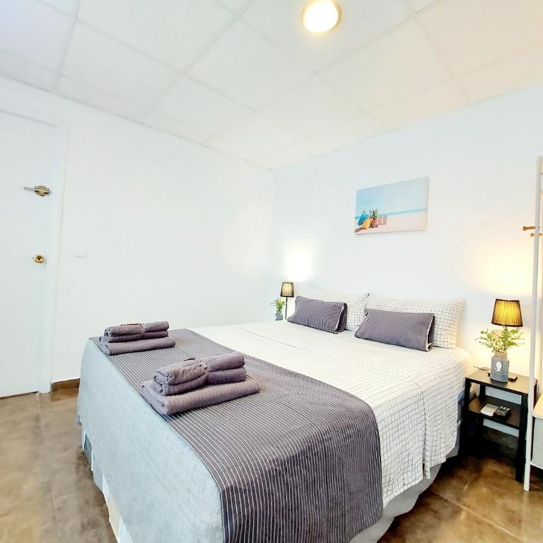 Gloria Host House - Double Room with Private Bathroom - 15