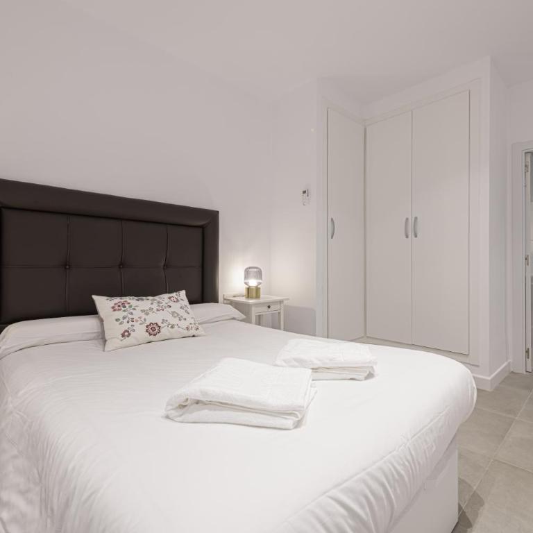 WintowinRentals Malaga Center, Comfortable and Renovated - Three-Bedroom Apartment - 4
