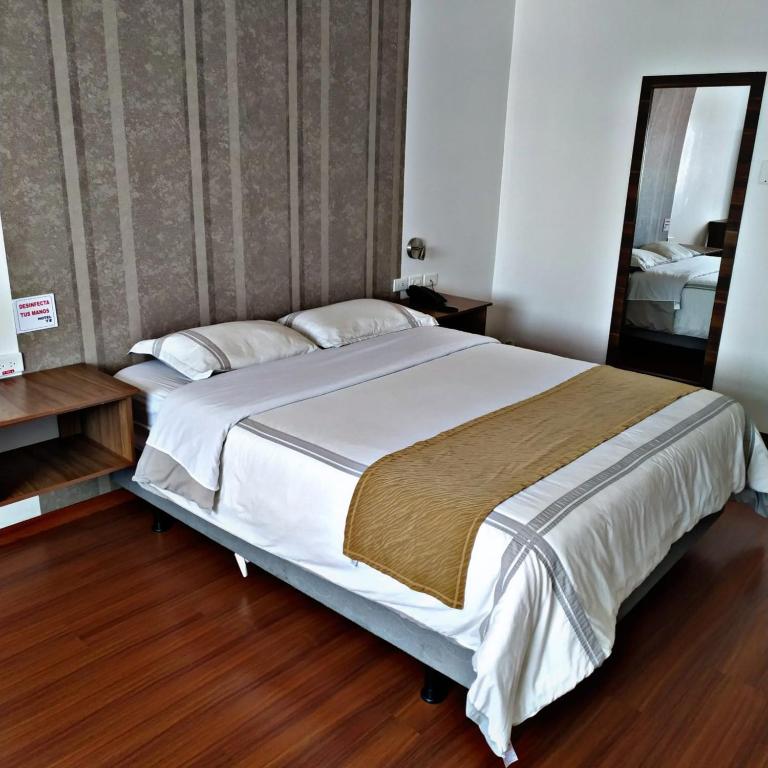HOTEL.TORRE ESPINOZA - Deluxe Queen Room - 2