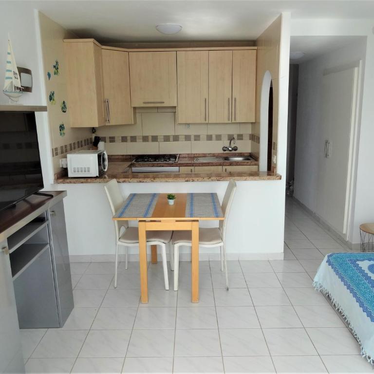 South facing with sea view and free WIFI in Playa Honda heart of Las Americas - Apartamento de 1 dormitorio - 4