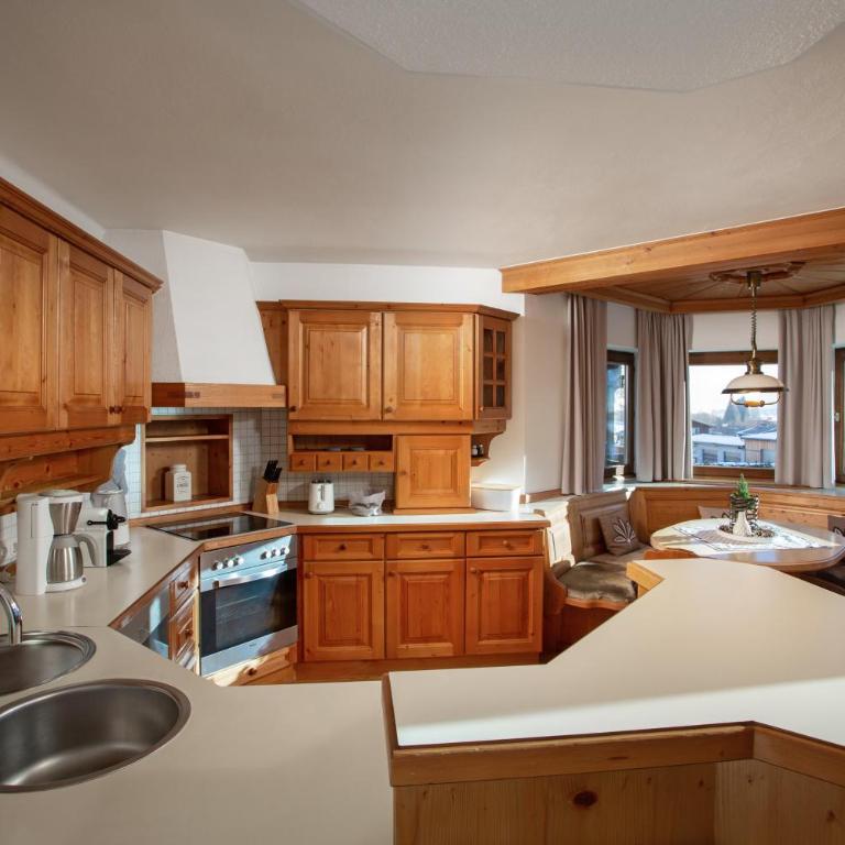 Alpine View Apartments - Apartment with Terrace - 23