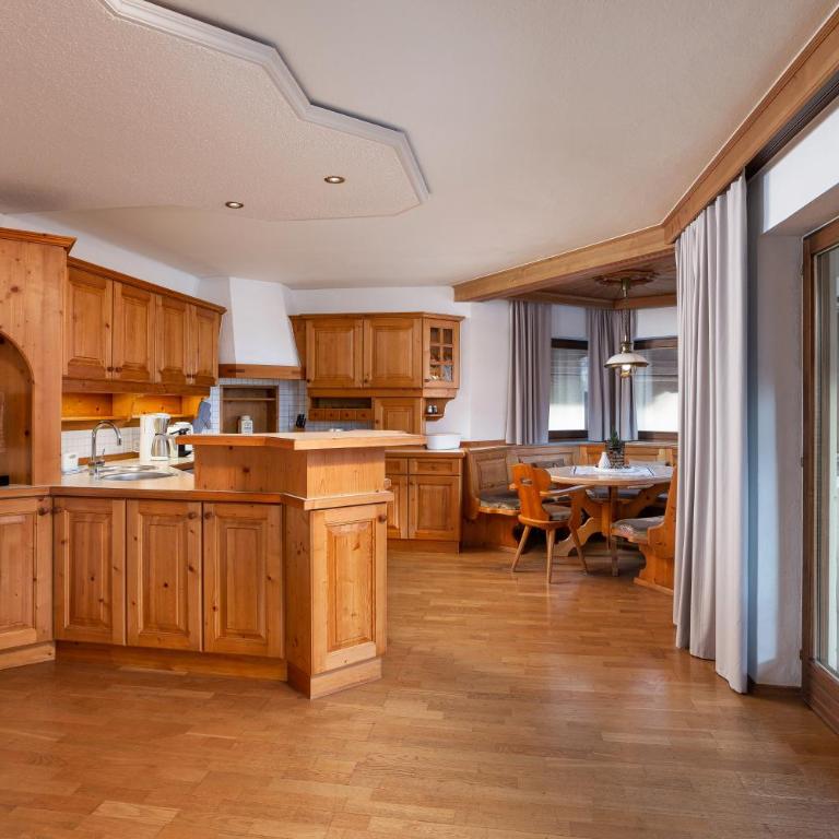 Alpine View Apartments - Apartment with Terrace - 29